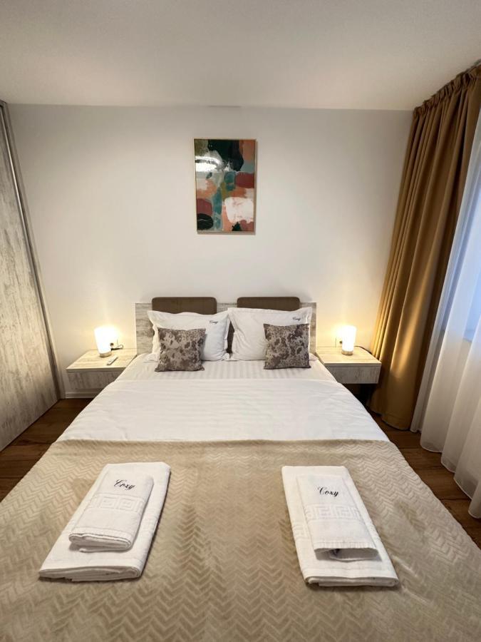 Deluxe Cozy Apartments - Coresi Mall #Braşov Buitenkant foto