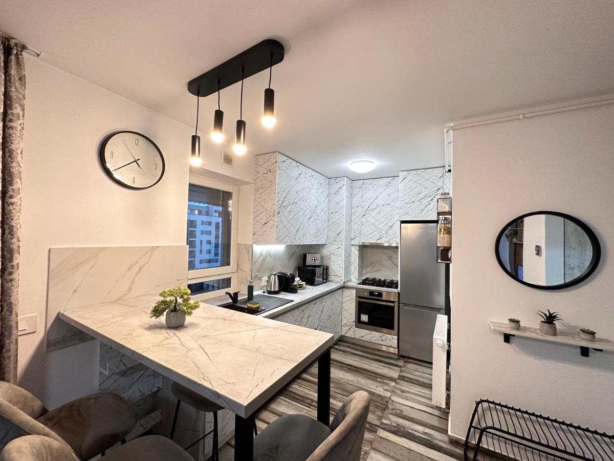 Deluxe Cozy Apartments - Coresi Mall #Braşov Buitenkant foto