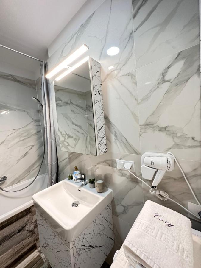 Deluxe Cozy Apartments - Coresi Mall #Braşov Buitenkant foto