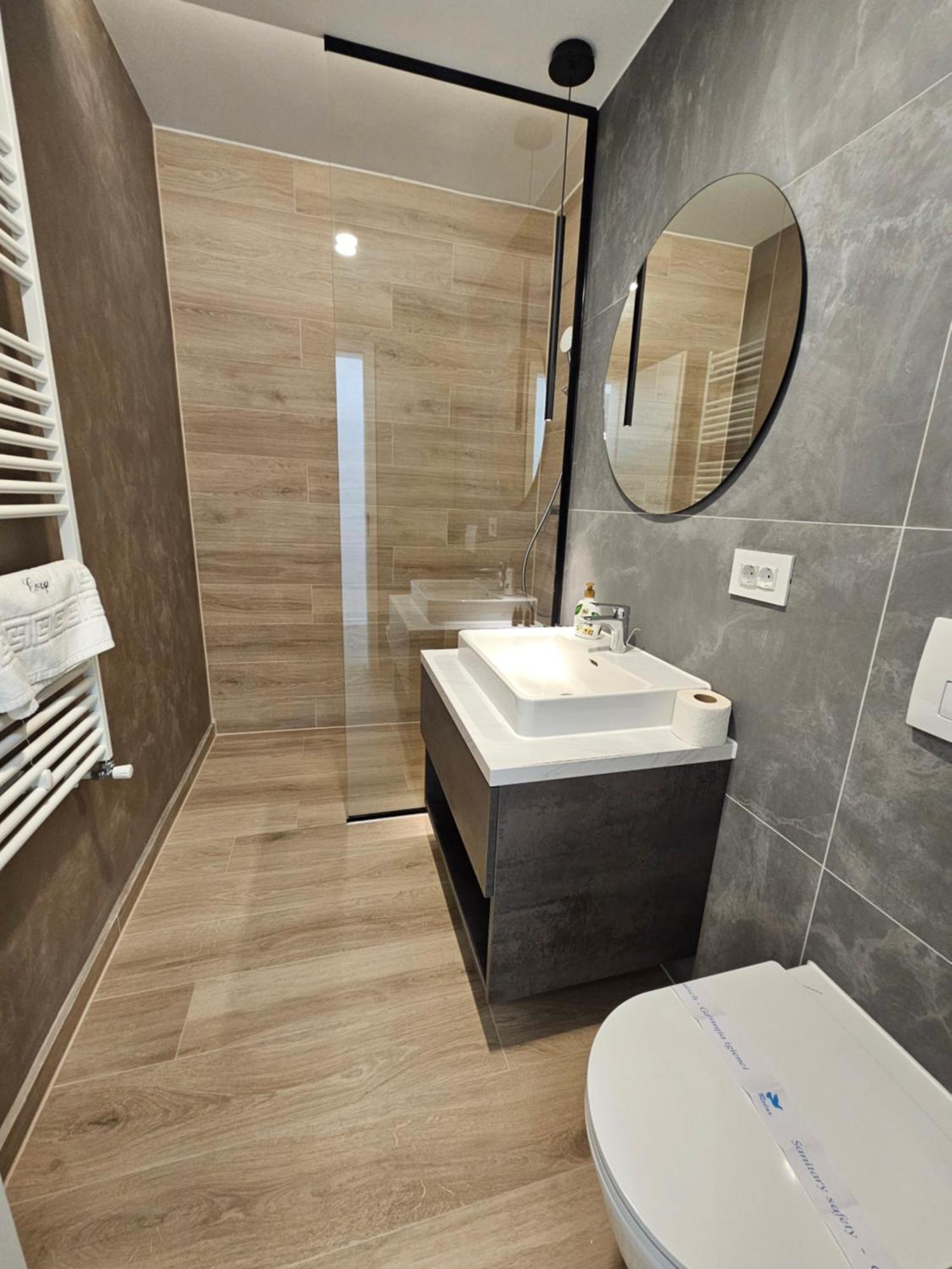 Deluxe Cozy Apartments - Coresi Mall #Braşov Buitenkant foto