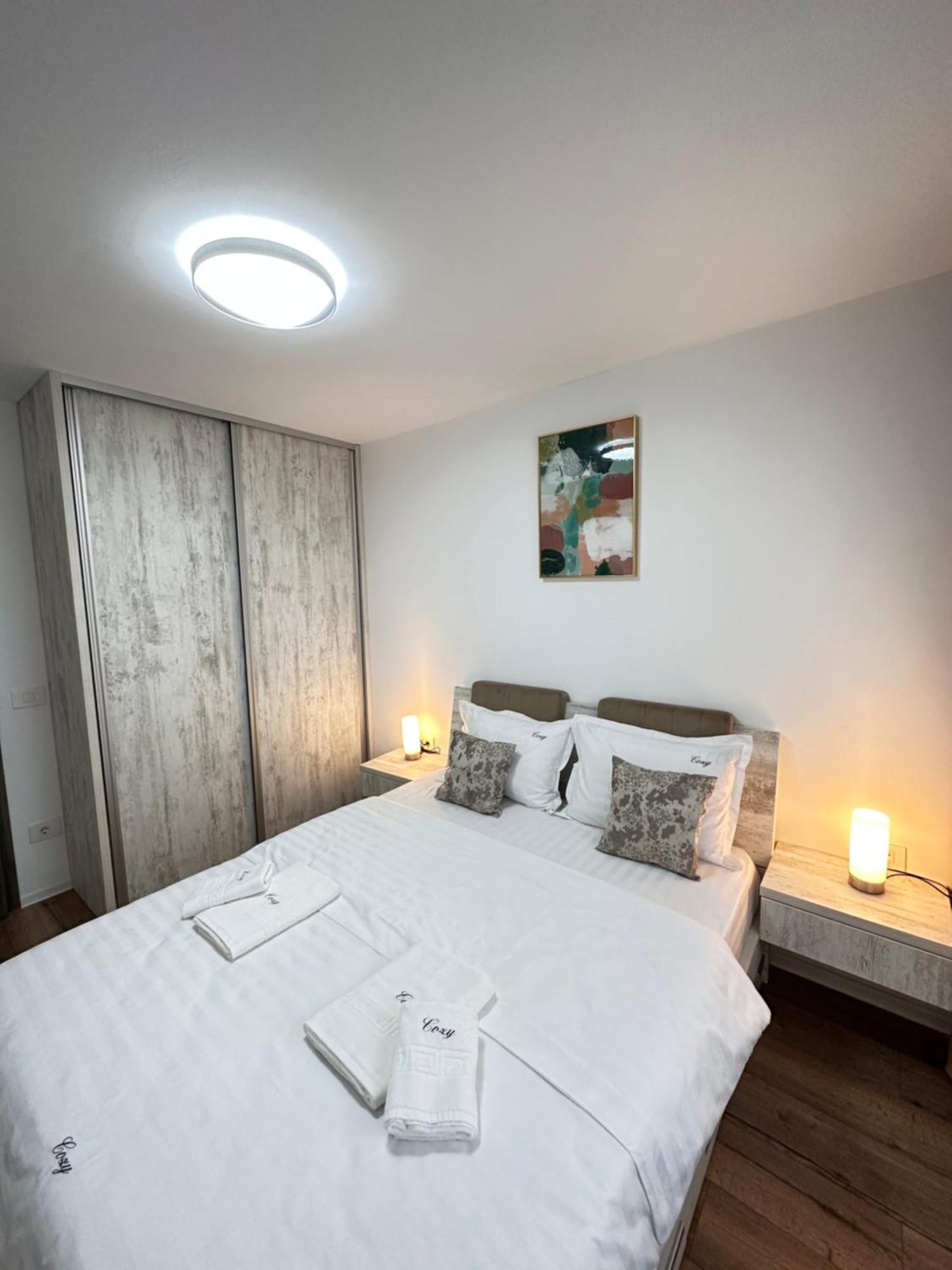 Deluxe Cozy Apartments - Coresi Mall #Braşov Buitenkant foto